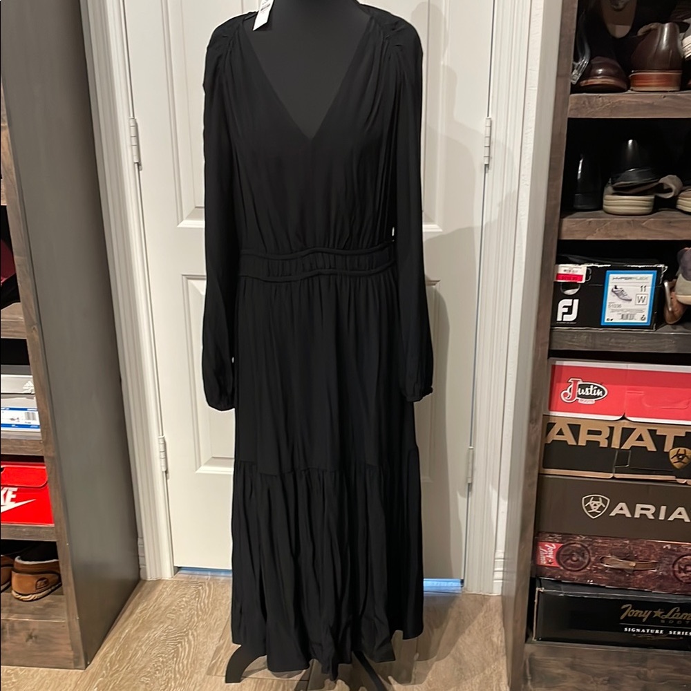 LOFT Chic Black Long Sleeve Dress (C)